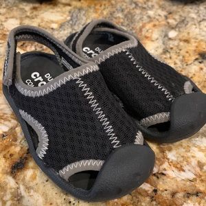 Toddler crocs dual comfort